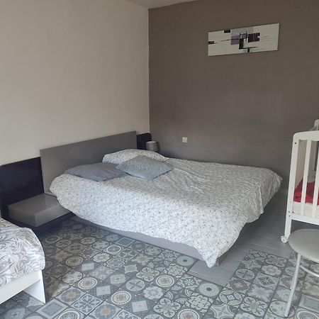 Maison Plain Pied, 2 Chambres, Longere Typique , Fraiche, Dans Bourg Avec Tous Commerces Luçay-le-Mâle Esterno foto